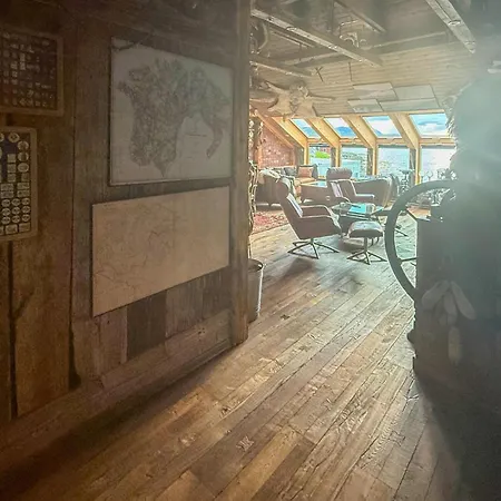 Lovely In With Sauna Apartamento